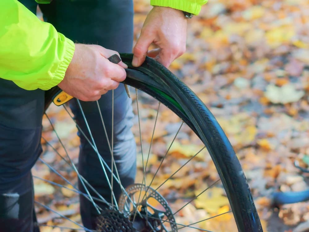 repair-the-bicycle-puncture-while-traveling image