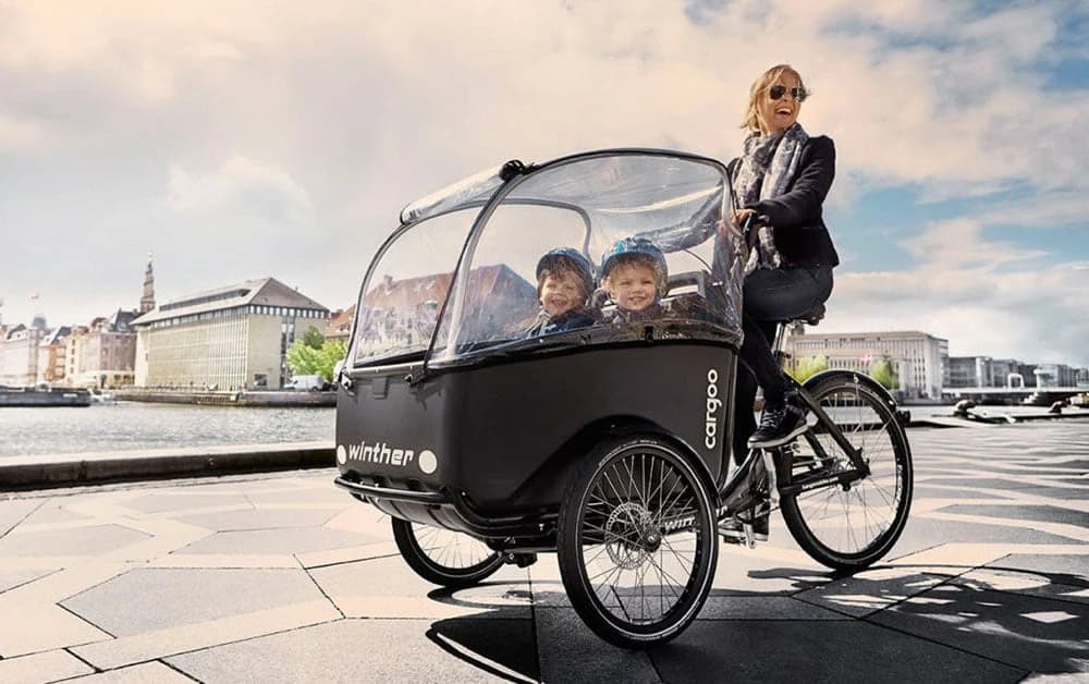 cargo-bike-the-most-convenient-winter-solution-kids image
