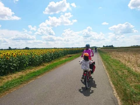 bicycle-tracks-of-europe-how-and-which-to-do-with-children image
