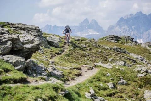 giro-delle-dolomiti-in-mtb