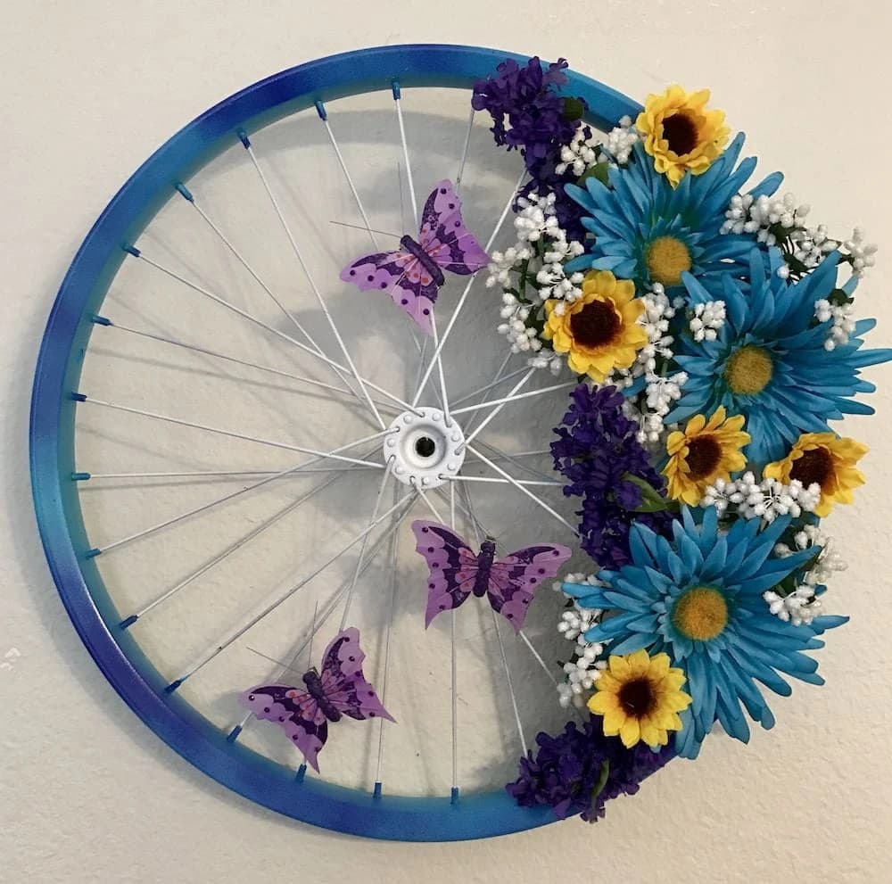 Creative recycling: how to transform old disused bicycles into art creative-recycling-how-to-transform-old-bicycles-into-art image