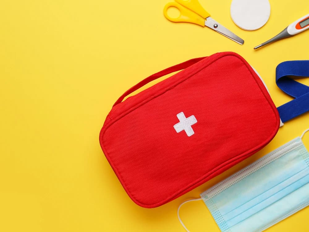 The hiker's first aid kit: what should not be missing first-aid-hiker-what-to-have image