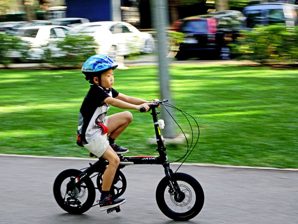 insegnare ad andare in bicicletta senza pedali