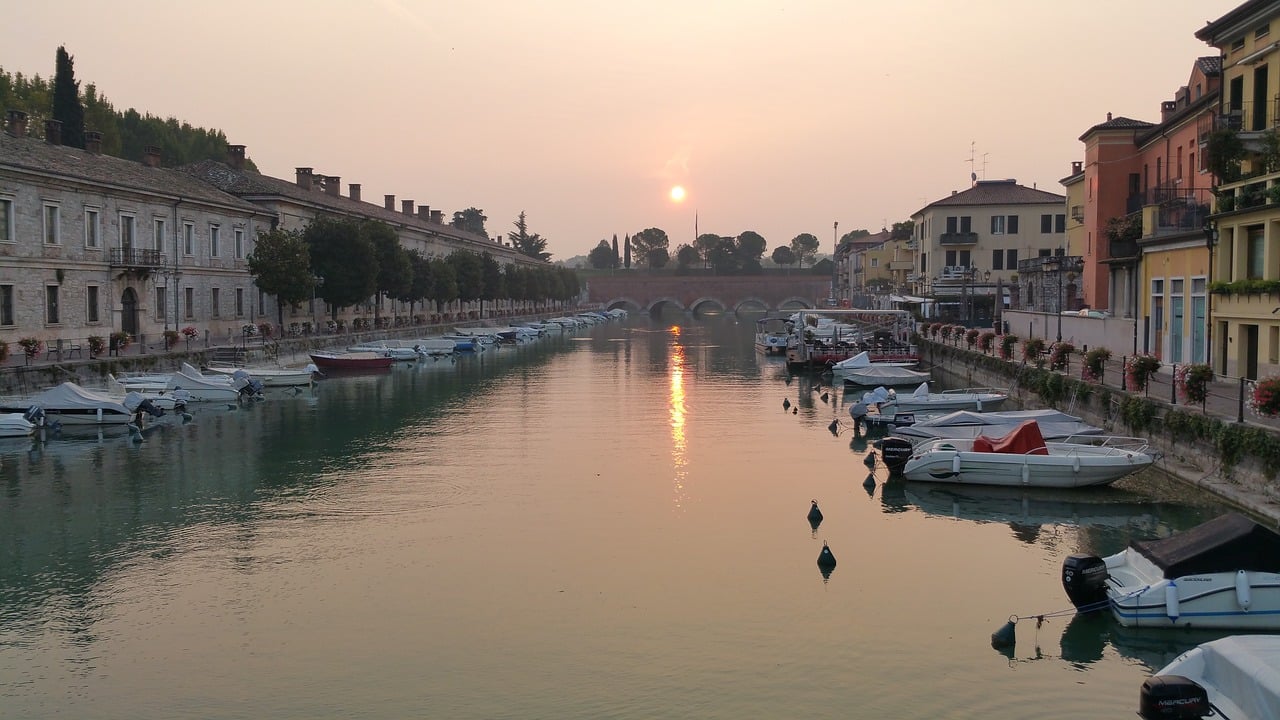 lago di garda in bici visitare peschiera del garda lago di garda in bici
