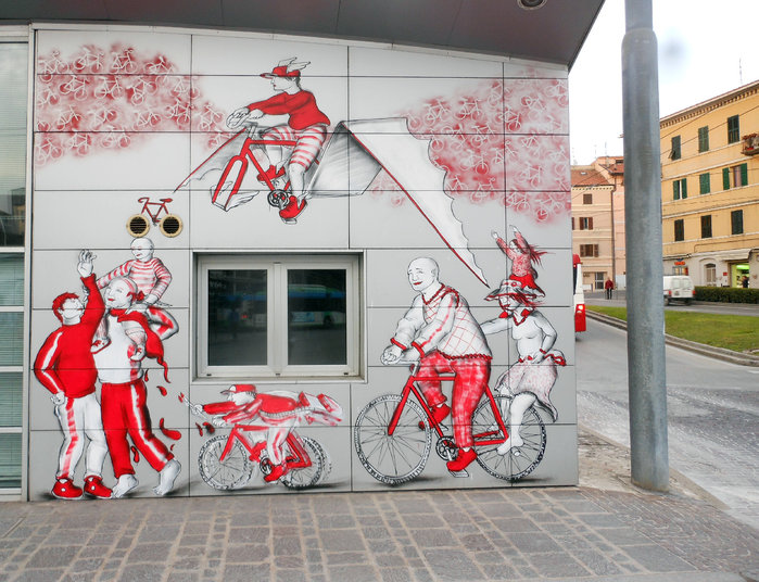 street art in bicicletta murales di hopnn street art in bicicletta