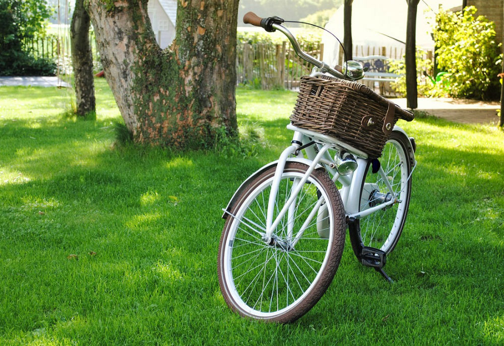 Bici personalizzata con cestino in vimini